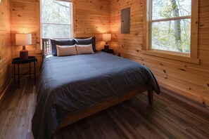 2 Schlafzimmer, Reisekinderbett, kostenloses WLAN, Bettwäsche