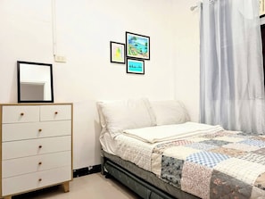 3 bedrooms, iron/ironing board, WiFi, bed sheets