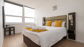 1 Schlafzimmer, Schreibtisch, BĂŒgeleisen/BĂŒgelbrett, Internetzugang