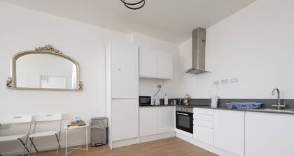 Lovely home in West Midlands