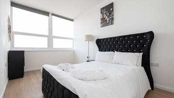 1 makuuhuone, työpöytä, silitysrauta/-lauta, internet