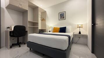 3 Schlafzimmer, Schreibtisch, Bügeleisen/Bügelbrett, kostenloses WLAN