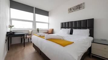 1 makuuhuone, työpöytä, silitysrauta/-lauta, internet