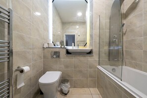 Shower, hair dryer, towels - Splendid stay in West Bromwich (Smethwick)