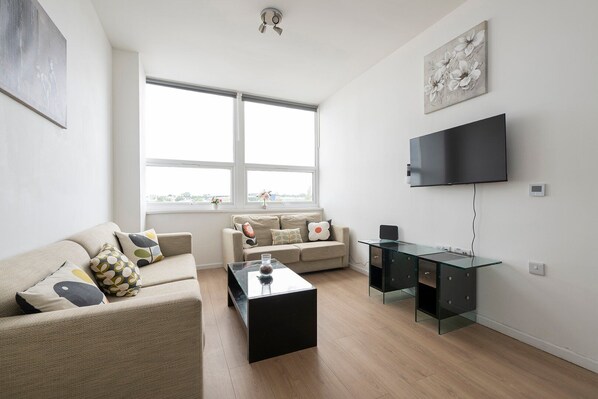 TV - Splendid stay in West Bromwich (Smethwick)