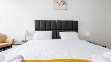 1 bedroom, desk, iron/ironing board, internet