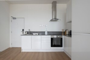 Fridge, microwave, oven, coffee/tea maker