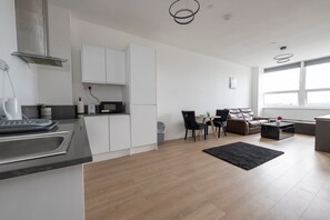 Fridge, microwave, oven, coffee/tea maker