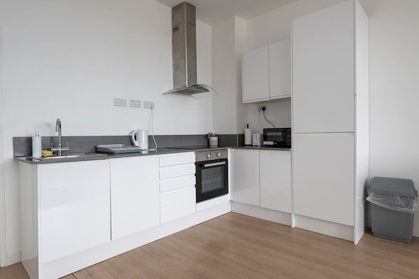 Fridge, microwave, oven, coffee/tea maker