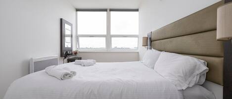 1 bedroom, desk, iron/ironing board, Internet