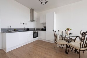 Fridge, microwave, oven, coffee/tea maker