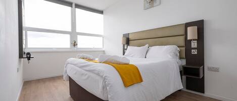 1 makuuhuone, työpöytä, silitysrauta/-lauta, internet