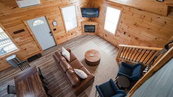 Smart TV, fireplace