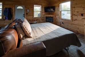 2 bedrooms, travel crib, free WiFi, bed sheets