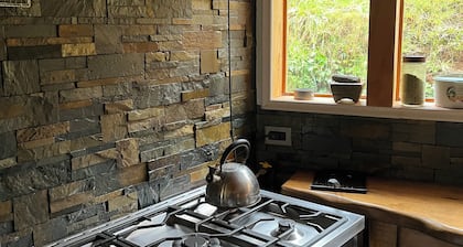 Rustic cabin 5 minutes from Valdivia. Ideal for families.