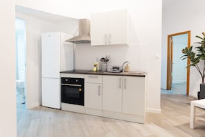 Fridge, microwave, oven, coffee/tea maker