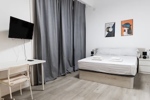 1 bedroom, iron/ironing board, internet, bed sheets