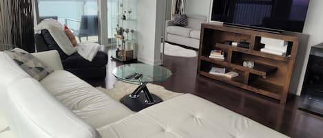Classic Duplex | Free WiFi, bed sheets