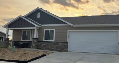 Charming 3-bedroom home away from home in Rapid City!