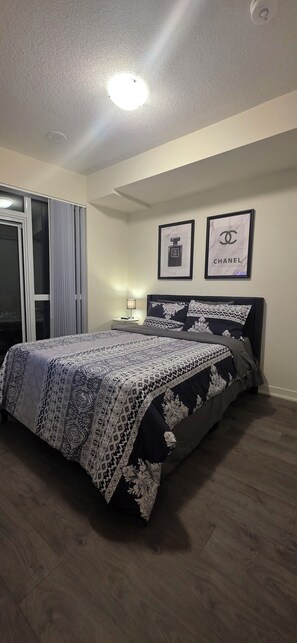 1 bedroom, WiFi, bed sheets - A True Urban Oasis by the Water! A luxury stay at this Highrise condo. (Toronto)