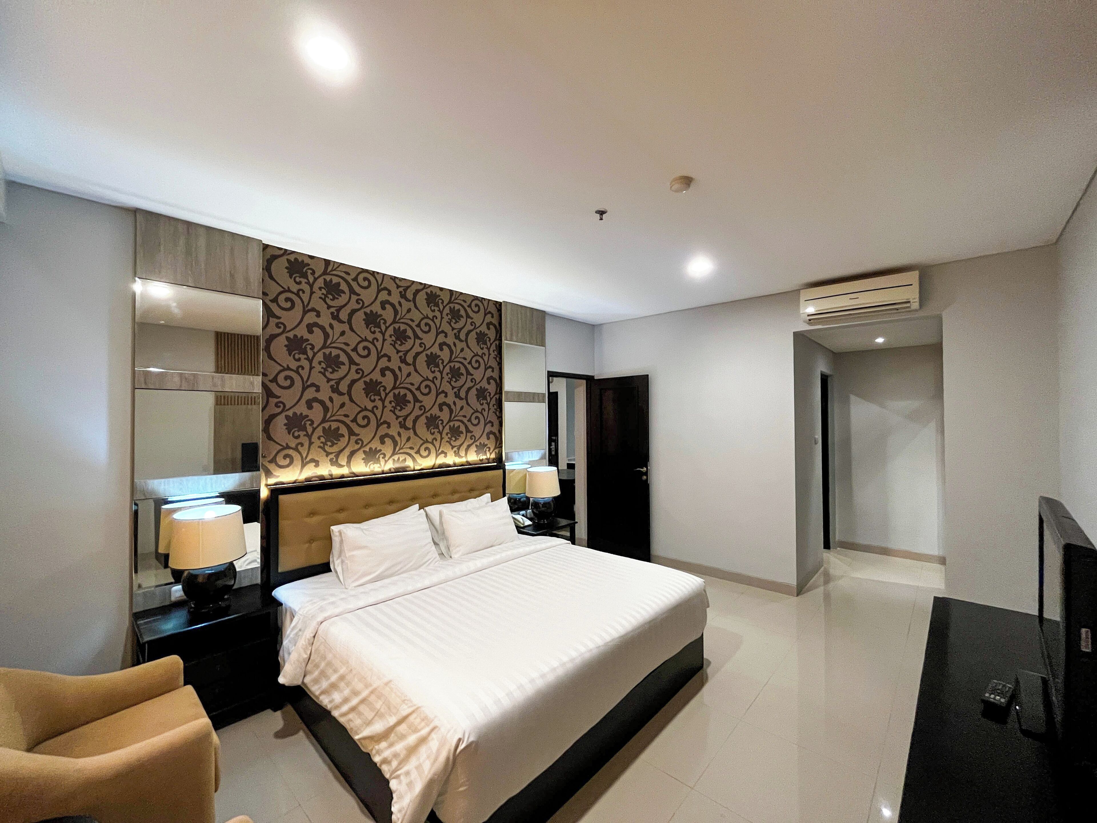 套房 | 房內夾萬、手提電腦工作空間、免費 Wi-Fi