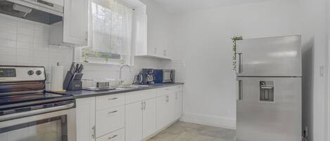 Mikrovågsugn, ugn och spishäll