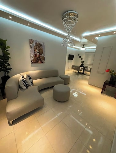 3-bedroom apartment in peaceful San Francisco de Macorís with AC