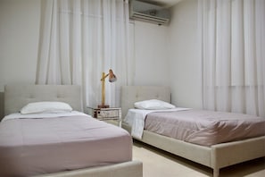 3 bedrooms, iron/ironing board, free WiFi