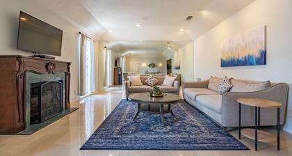 Luxury 3Bdrm condo in Alamo Heights near find dining