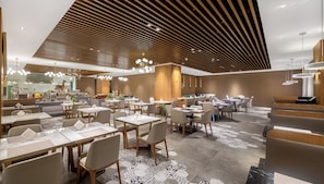 Desayuno buffet diario (CNY 68 por persona)