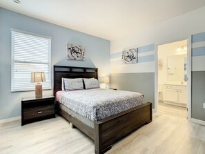 Dobbeltrom – classic, 1 queensize-seng, ikke-røyk, privat bad | Allergitestet sengetøy, wi-fi (inkludert) og sengetøy