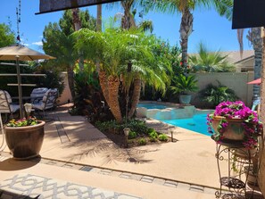 Outdoor pool - "Arrowhead Hideaway" Private Pool/Spa, Bumper Pool, with an In-Law Suite (Queen Creek)