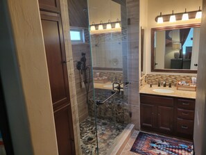 Shower, hair dryer, towels, soap - "Arrowhead Hideaway" Private Pool/Spa, Bumper Pool, with an In-Law Suite (Queen Creek)