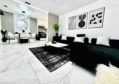Black & White Luxury Stay