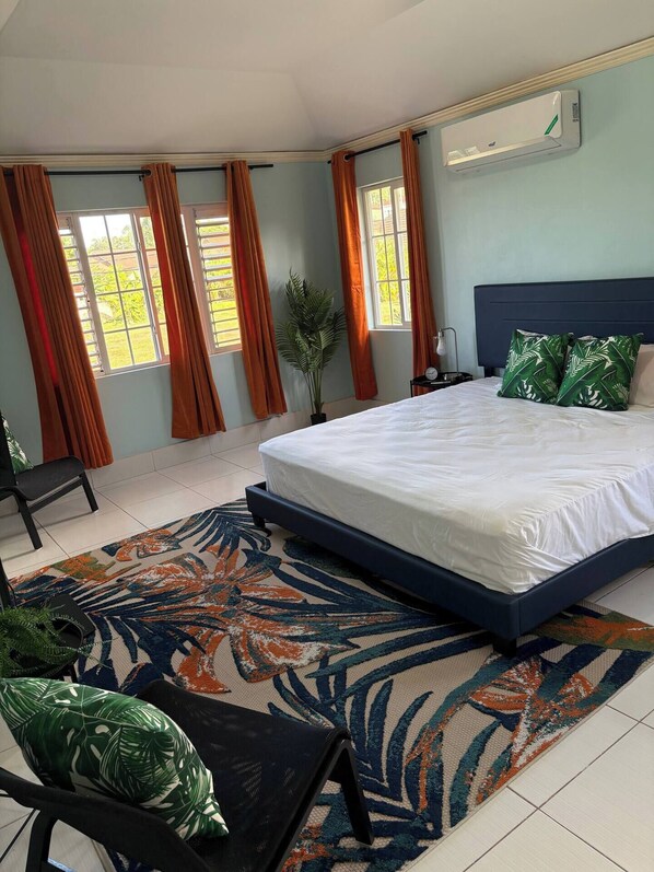 3 bedrooms, iron/ironing board, internet, bed sheets