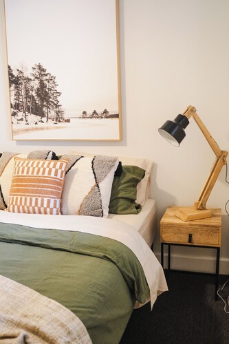 Harry's Place - Modern comfort near GV Health & Sports precinct
