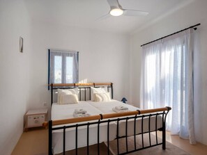 3 bedrooms, iron/ironing board, travel crib, free WiFi