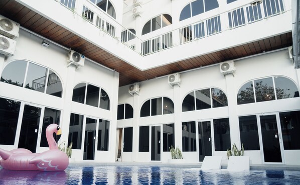 Outdoor pool - Escotel Melasti (Ungasan)