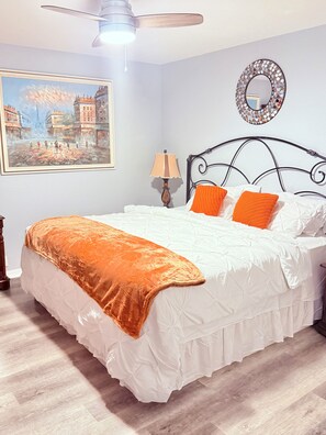 3 bedrooms, iron/ironing board, WiFi, bed sheets - Peaceful, Relaxing & Quiet Home With A Private Fenced Yard In Ocala-Pet Friendly (Ocala)