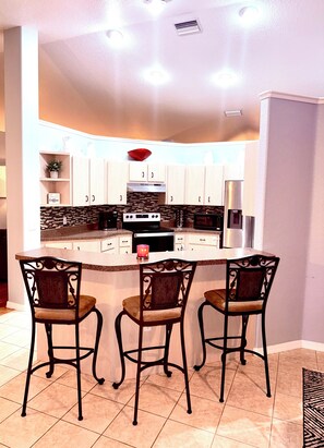 Microwave, stovetop - Peaceful, Relaxing & Quiet Home With A Private Fenced Yard In Ocala-Pet Friendly (Ocala)