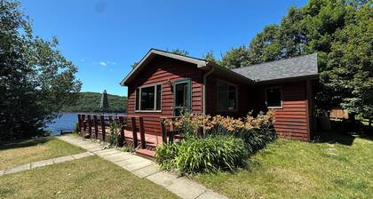 Fall Lakefront Escape on Monocle Lake with Private Dock + Bunkhouse