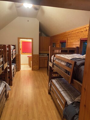 4 bedrooms, desk, iron/ironing board, free WiFi - Cabin on Monocle Lake with Bunkhouse - Lakefront Property (Brimley)