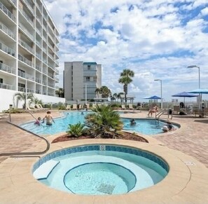 Piscine extérieure, piscine chauffée