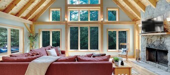 Black Bear Bungalow- with Hot tub