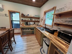 Microwave, dishwasher