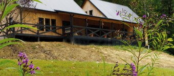 The Whippoorwill Retreat Cabin – A Hillside Haven for Gatherings and Getaways