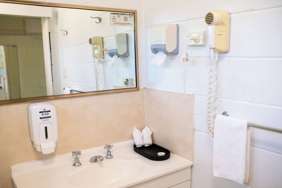Family Triple Room | Desk, laptop workspace, iron/ironing board, free WiFi
