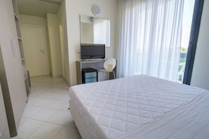 Comfort Double Room, Balcony | Egyptian cotton sheets, premium bedding, down comforters, in-room safe