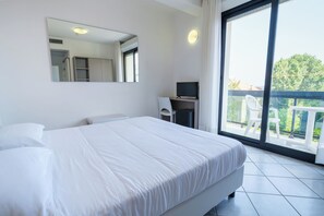 Comfort-Doppelzimmer, Balkon | Bettwäsche aus ägyptischer Baumwolle, hochwertige Bettwaren