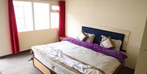 Deluxe Cottage, Lake View | Egyptian cotton sheets, premium bedding, memory foam beds, desk